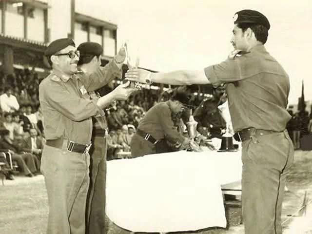 صورة العميد