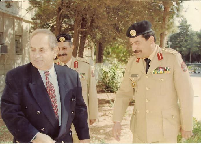 صورة العميد