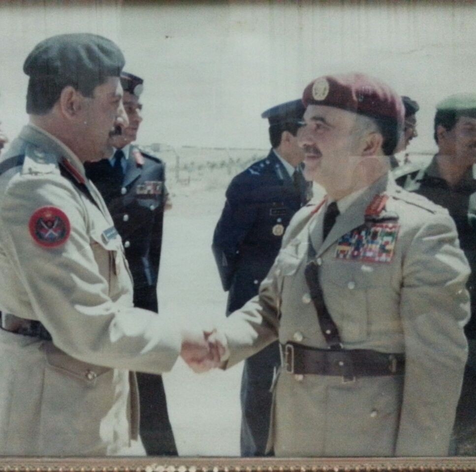 صورة العميد