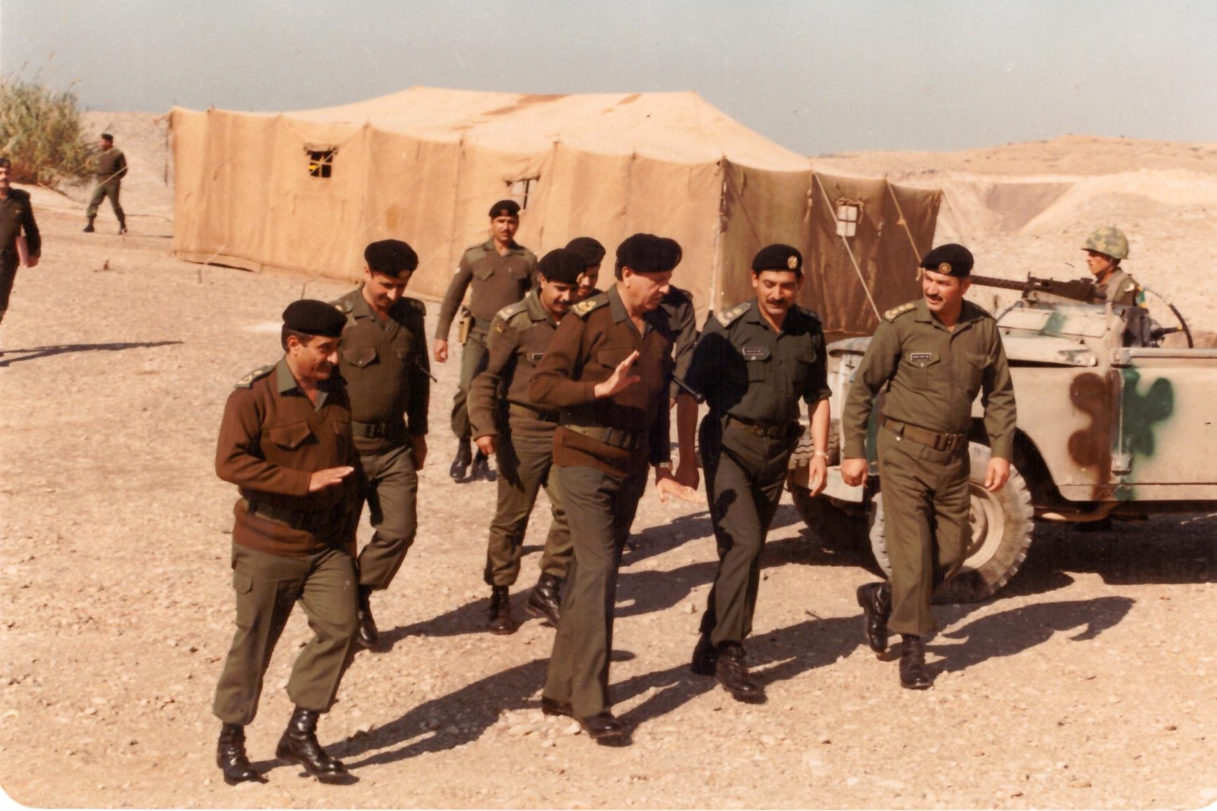 صورة العميد