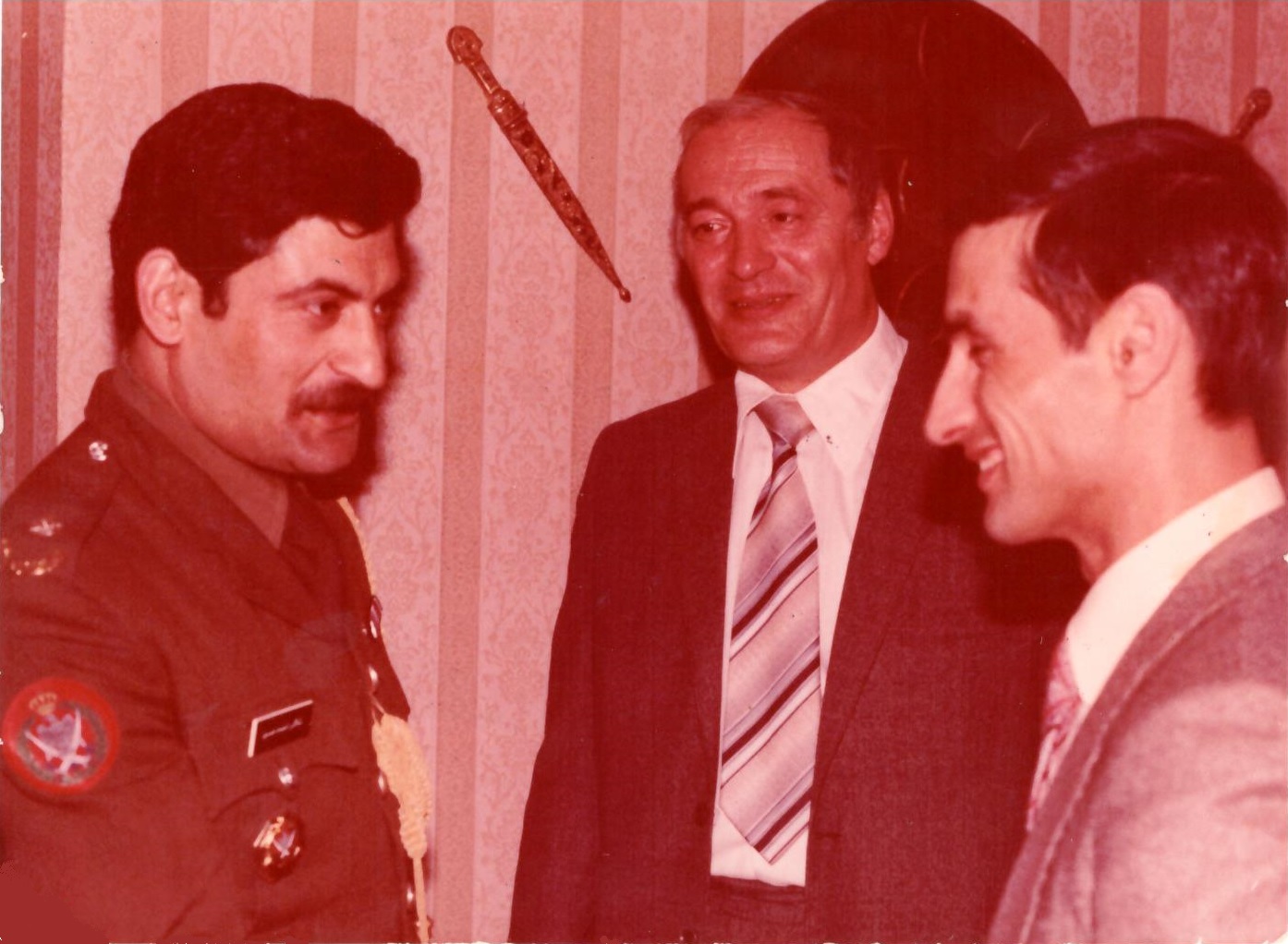 صورة العميد