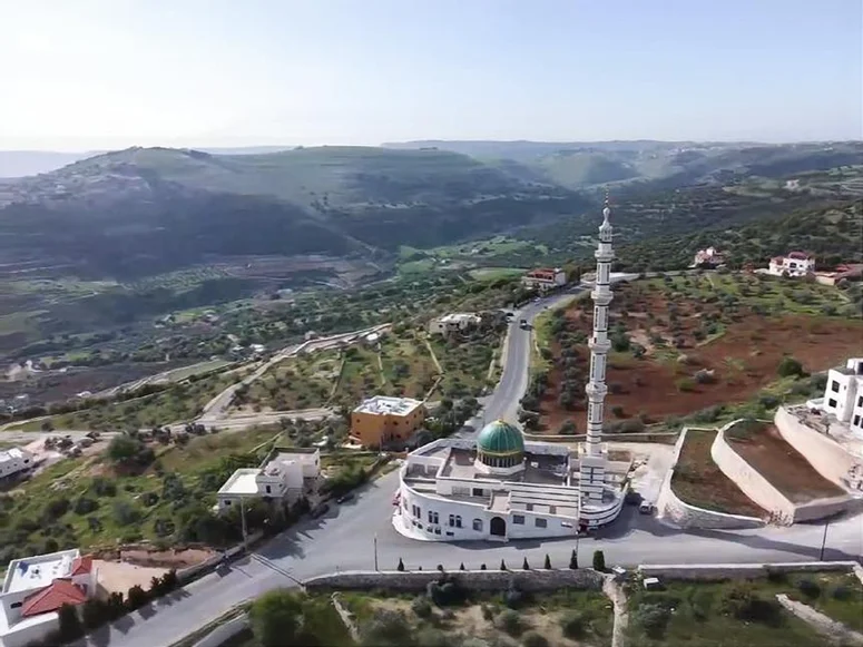 صورة جوية لمسجد الوسية في محافظة البلقاء في الأردن